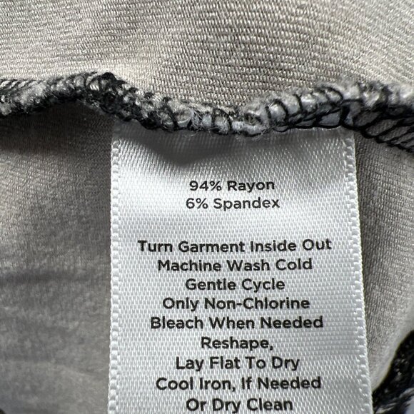 Talbots Dress Size Medium Petite Animal Print Colorful 1/2 Sleeve Stretch Sheath - Picture 5 of 7